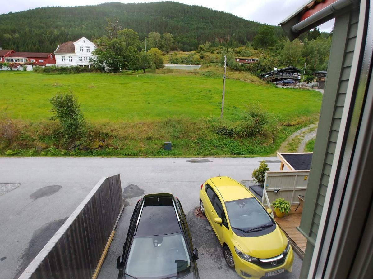 Nedre Amla Fjord Apartment Kaupanger Exterior foto